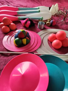 Mehr über den Artikel erfahren Jonglage und Zirkuskünste -Workshop